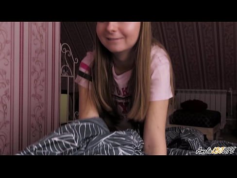 ❤️ Blondie ດູດ BFF ຂອງນາງຢ່າງເລິກເຊິ່ງແລະໄດ້ຮັບຄວາມຫມັ້ນຢູ່ໃນປາກຂອງນາງ ️❌ ການຮ່ວມເພດມີຄຸນນະພາບ ທີ່ lo.pornado-co.ru ❌